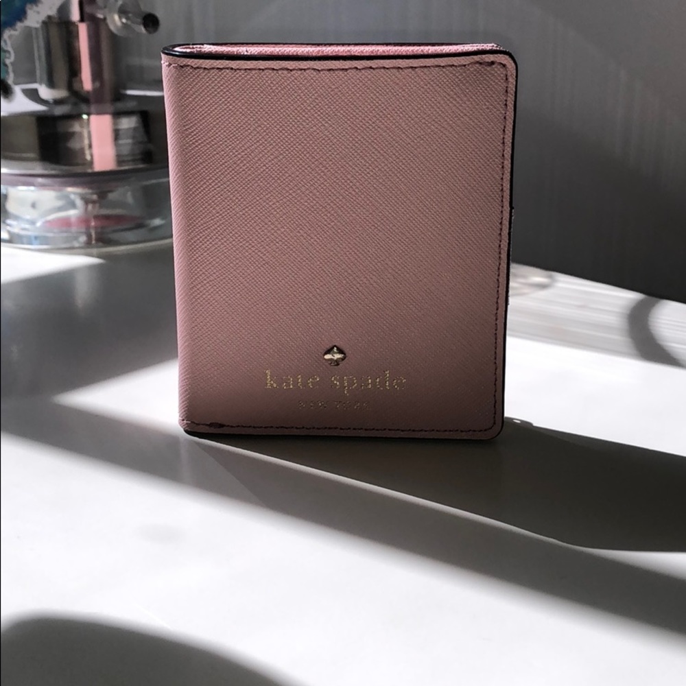 NWOT KATE SPADE WALLET
